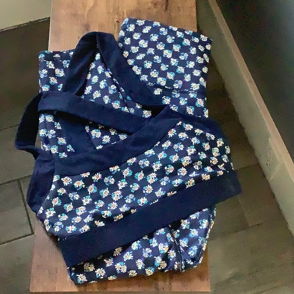 Size S, Blue daisy high waisted set , Fabletics, matching sports bra